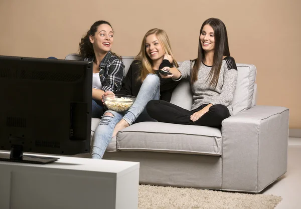 Girls watching movies — Stock Photo, Image