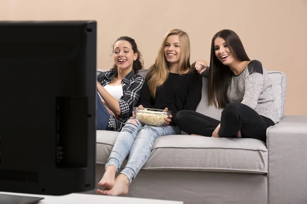 Chicas viendo películas — Foto de Stock