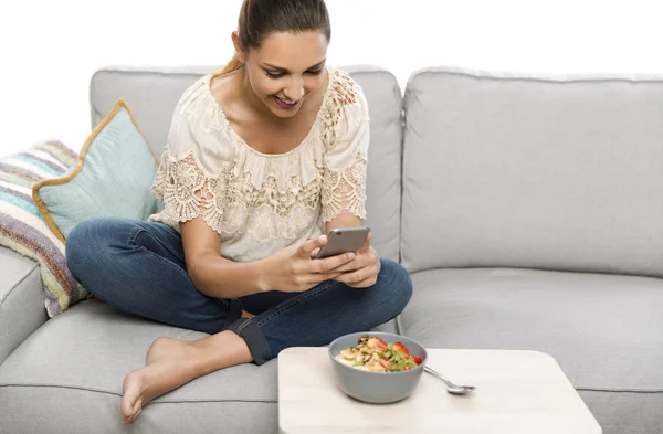 女人谈到她的食物图片 — 图库照片