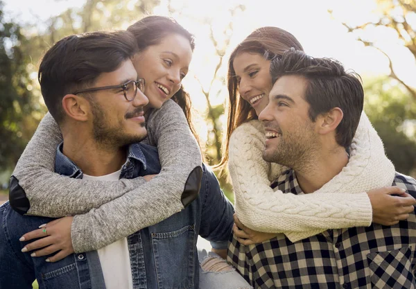 Two Happy Couples Park Having Good Time — Stock Photo, Image