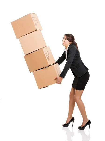 Affärskvinna med kort lådor — Stockfoto