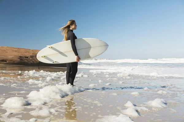 Surfařka — Stock fotografie