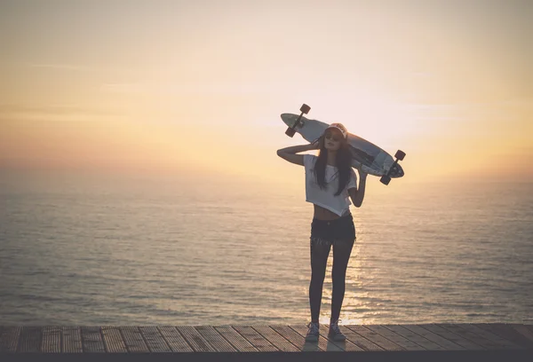 Ragazza skater — Foto Stock