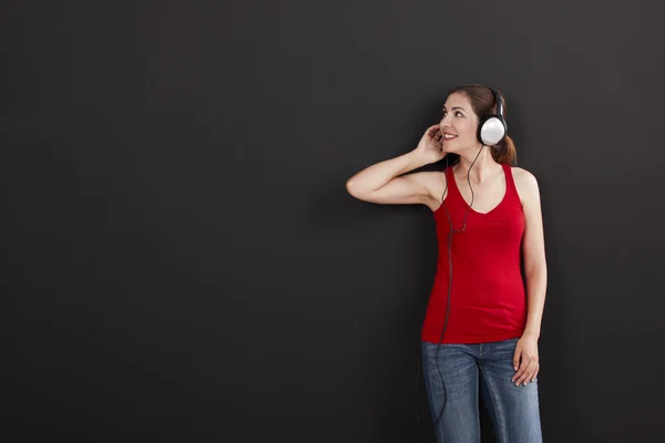 Mulher ouvir música — Fotografia de Stock