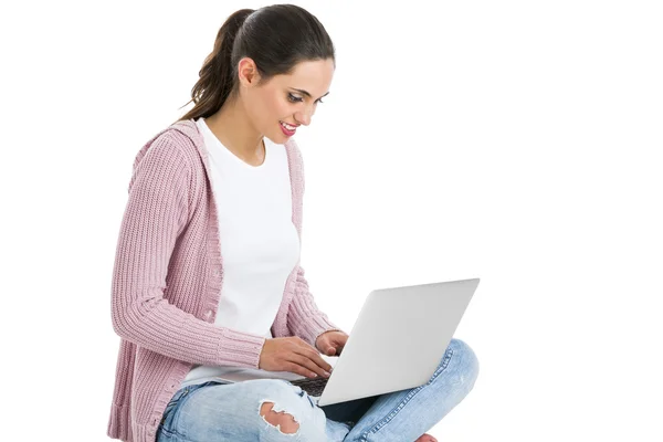 Bir dizüstü bilgisayar ile kız öğrenci — Stok fotoğraf