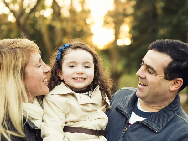 Mutlu aile — Stok fotoğraf