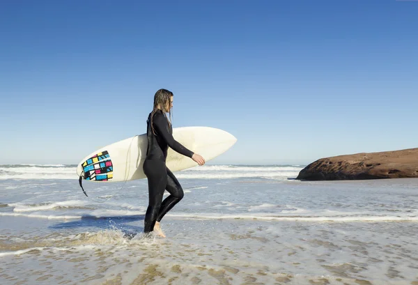 Surfe menina — Fotografia de Stock