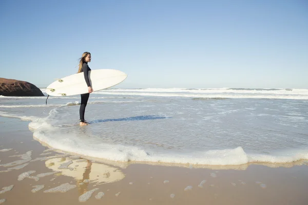 Surf kız — Stok fotoğraf