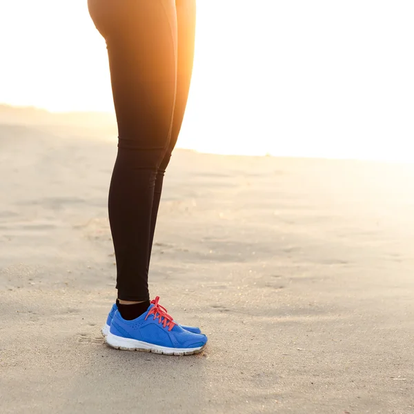 Hermosa mujer corriendo — Foto de Stock