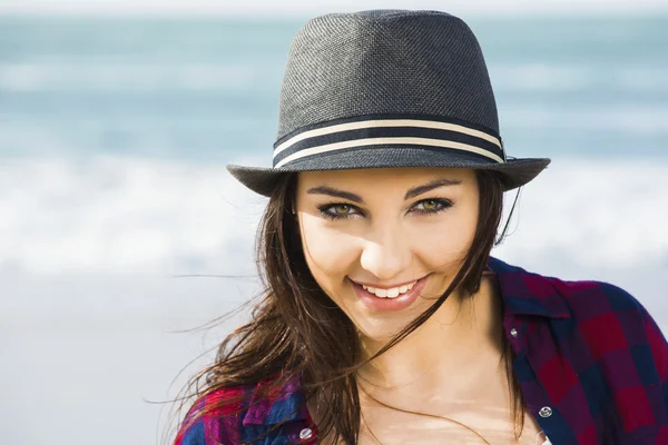 Happy teen at the beach — Stock Photo, Image