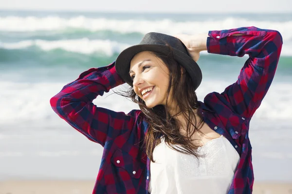 Happy teen at the beach — Stock Photo, Image