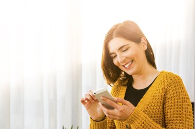 kadın manifatura bir mesaj