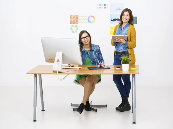 Casual business women — Stock Photo, Image