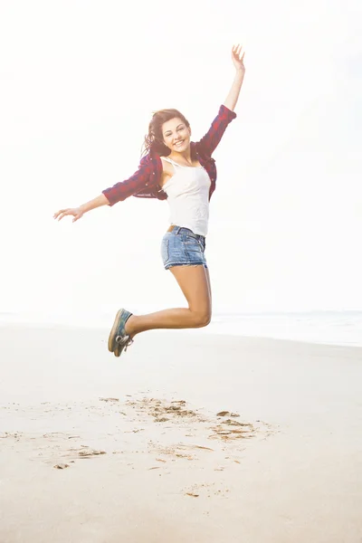 Menina bonita e feliz — Fotografia de Stock