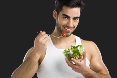 Man sağlıklı bir salata yemek