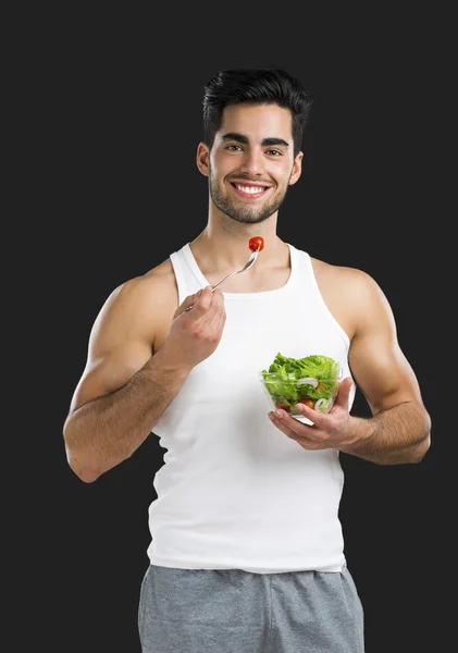 Man het eten van een gezonde salade — Stockfoto