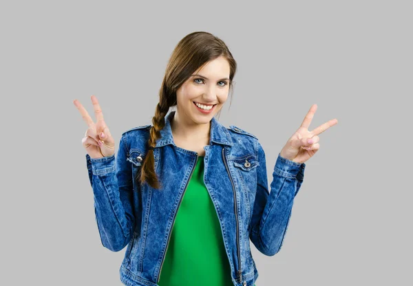 Mulher feliz com os dedos para cima — Fotografia de Stock