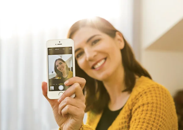 Woman Selfie time — Stock Photo, Image