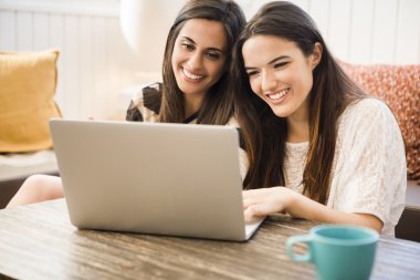 okuyan arkadaşlarım