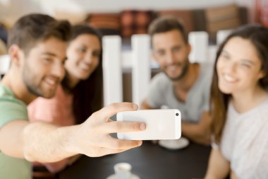 Grup selfie coffee shop