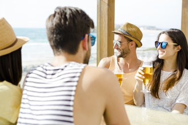 Soğuk bir bira içme arkadaş