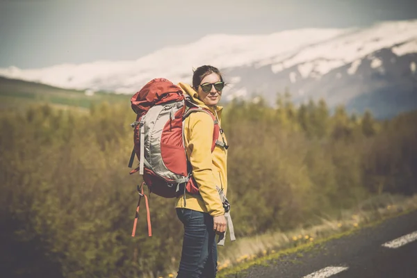 Backpacker Touriste prêt pour l'aventure — Photo