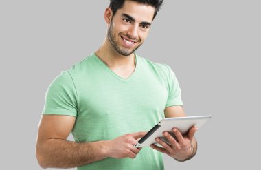adam bir tablet ile çalışma