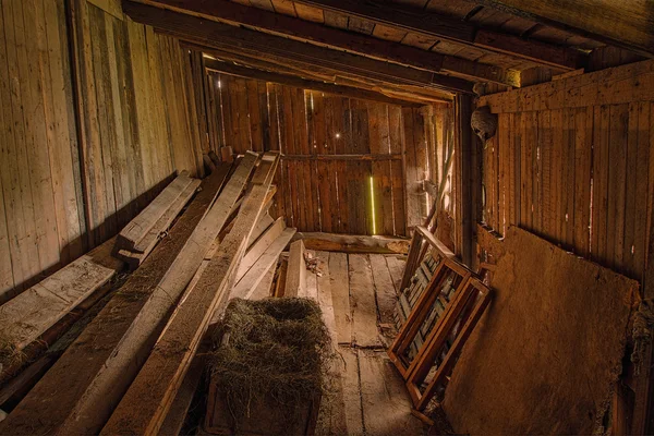 Wnętrze stodoły drewniane — Zdjęcie stockowe