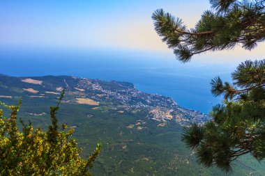 Yalta Ai-Petri dağ üzerinden görüntüleyin