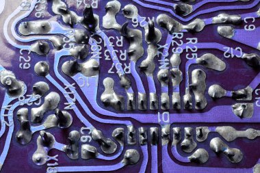 Seçici odaklı bileşenleri olmayan eski düz pcb