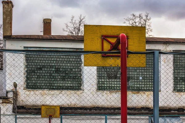 Old Russian Weathered Poor Basketball Court View Selective Focus Blurred — Stock Photo, Image