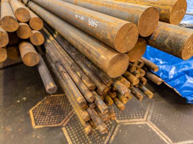 paslı yuvarlak çelik çubuklar - ucu seçici odak ile yakın plan görünüm paketi