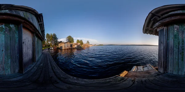 Panorama över land piren på sjön — Stockfoto