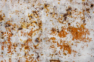 Paslı, bembeyaz boyalı çelik levha. Kapalı çerçeve arka plan ve doku.