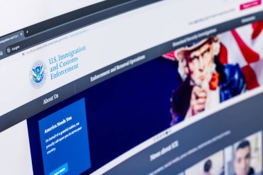 ABD ICE 'ın web sitesi, Balykchy, Kırgızistan' daki eğri LCD ekranında 13 Şubat 2026