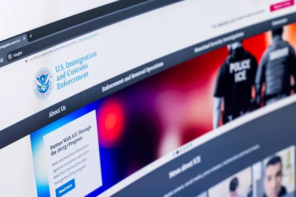 US ICE 'ın resmi web sitesi 13 Şubat 2026' da Balykchy, Kırgızistan 'da bilgisayar ekranında yayınlandı.