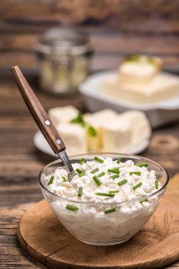 Frenk soğanlı süzme peynir