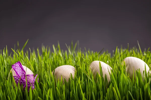 Huevos de Pascua de madera — Foto de Stock