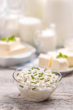 Frenk soğanlı süzme peynir