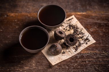 Preslenmiş pu-erh çay 
