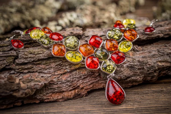 Collar de piedras de colores — Foto de Stock