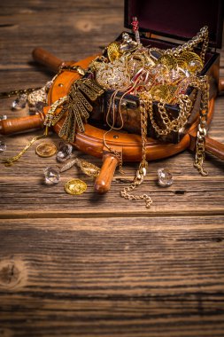 Natürmort hazineleri ile