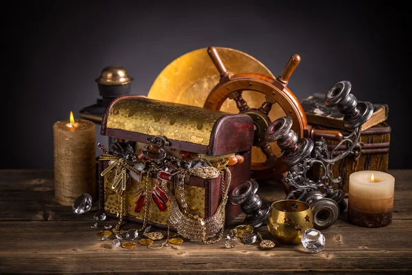 Composición del cofre del tesoro — Foto de Stock