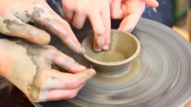 work with the ceramic wheel 