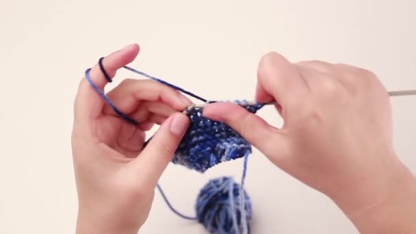 Aiguilles à tricoter femme — Video