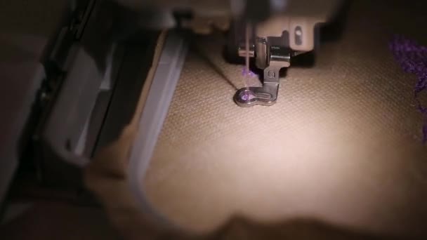 Автоматическая машина для вышивки нитей — стоковое видео