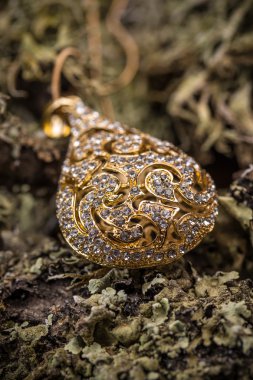 Goldplated kolye yakın çekim