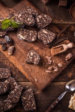 Çikolata salamı dilimler