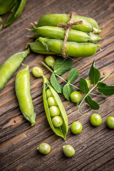 Färska gröna ärtor — Stockfoto