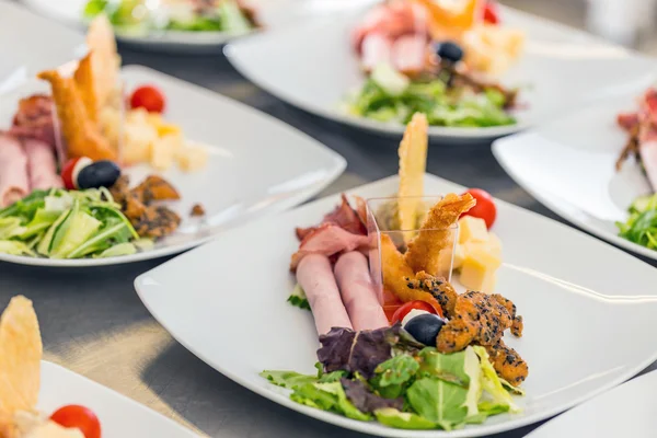 Smakelijk voorgerecht eten — Stockfoto